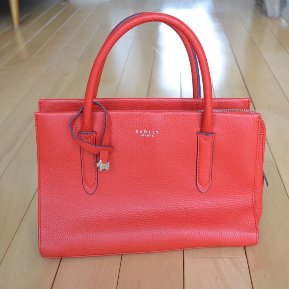 Arlington Court Medium Satchel Handbag Purse Red